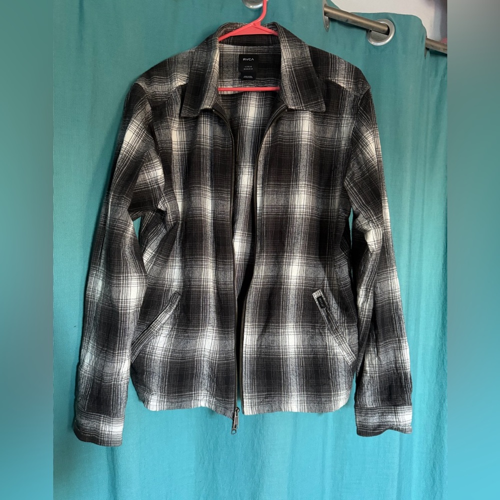 RVCA men’s zip up collared shirt